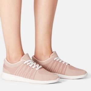 JustFab Weekend Chill Shoes blush pink Sz 8 Excellent condition